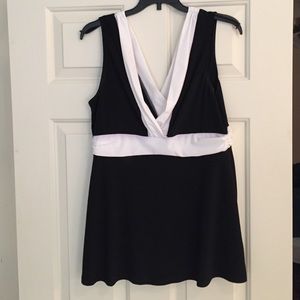 White House Black Mark top